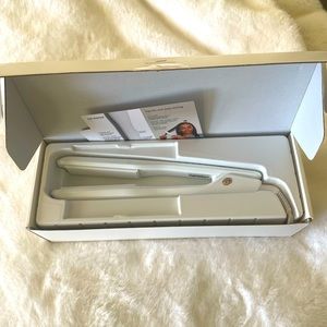 T3 brand new white flat iron